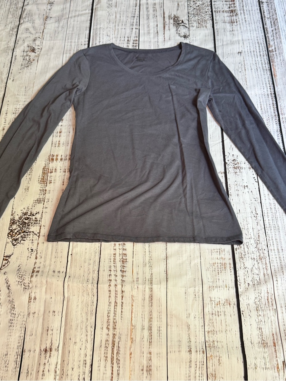 No Boundaries Women's Long-Sleeve Scoop Neck Top - Gray